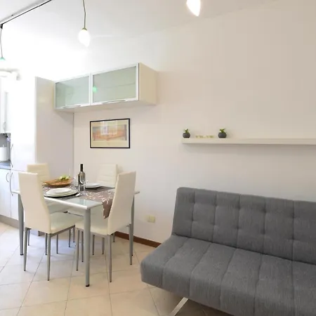 Apartamento 1 Bedroom Lovely In *