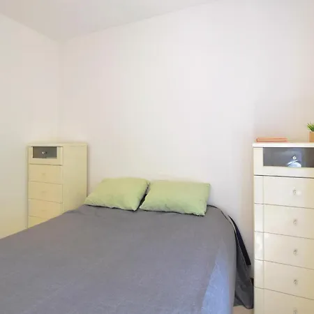 1 Bedroom Lovely In *