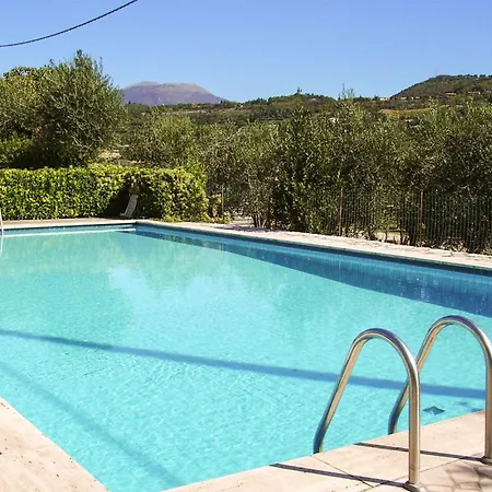 1 Bedroom Lovely In Apartamento Bardolino